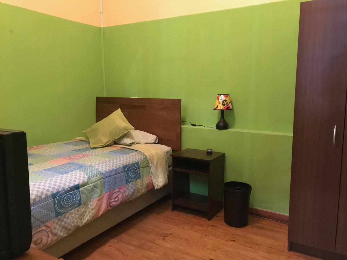 Hostal Tricontinental บัลปาราอีโซ ภายนอก รูปภาพ